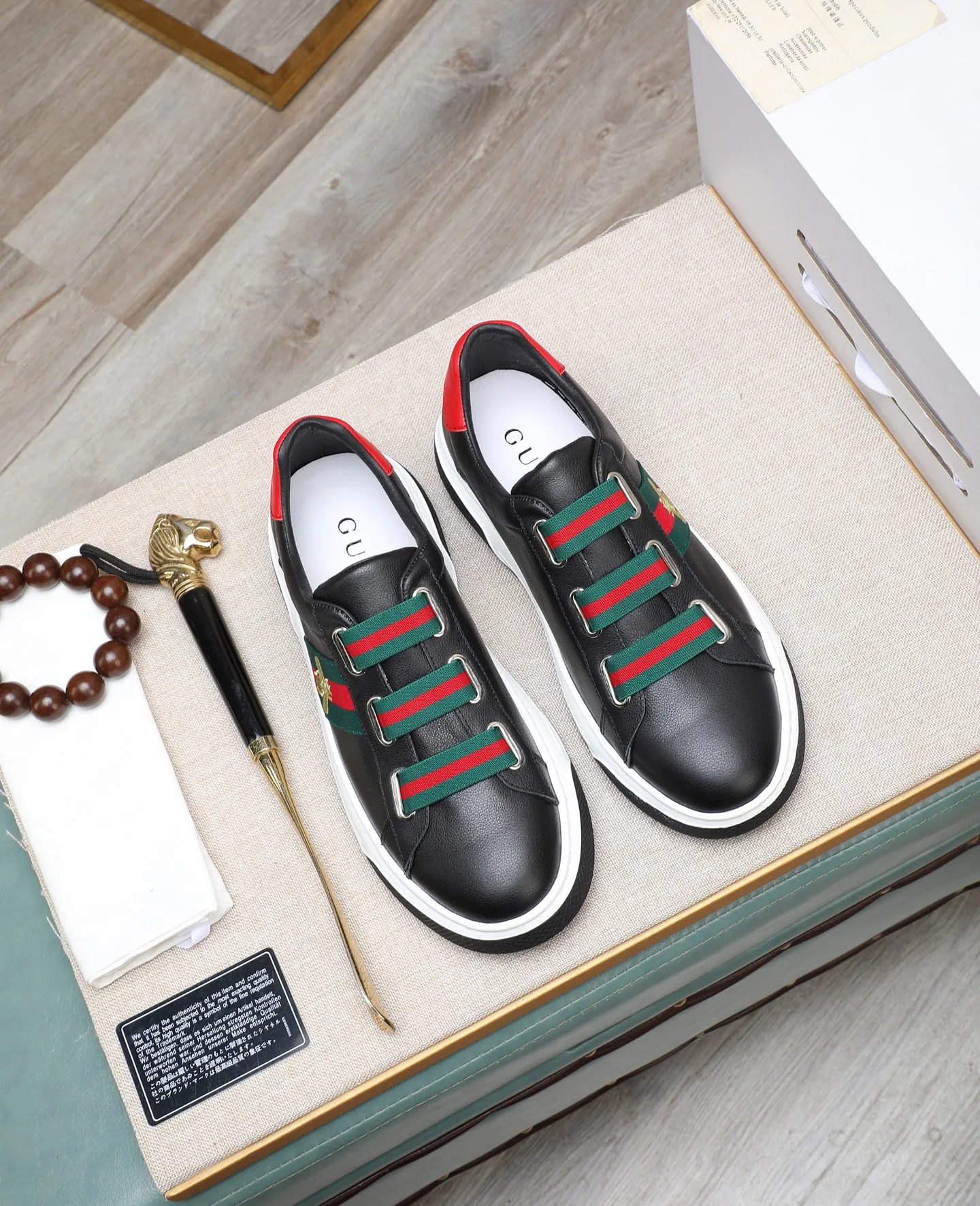 Men's shoes 💰480 GUCCI🔍🔍The latest models are available simultaneously at the counter. Original calfskin imported from Italy, genuine leather lining, (high-end, extravagant, and classy) with exquisite workmanship. Soles: Original soles specially provided by the original factory. ⚠Exclusive double-layer movable molded soles are super comfortable⚠. Photos of the real thing. 🎬The real thing is even better.